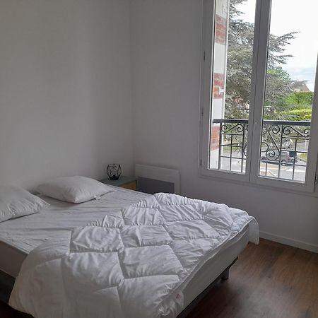 Appart Dans Petit Chateau En Centre Ville Lagny المظهر الخارجي الصورة
