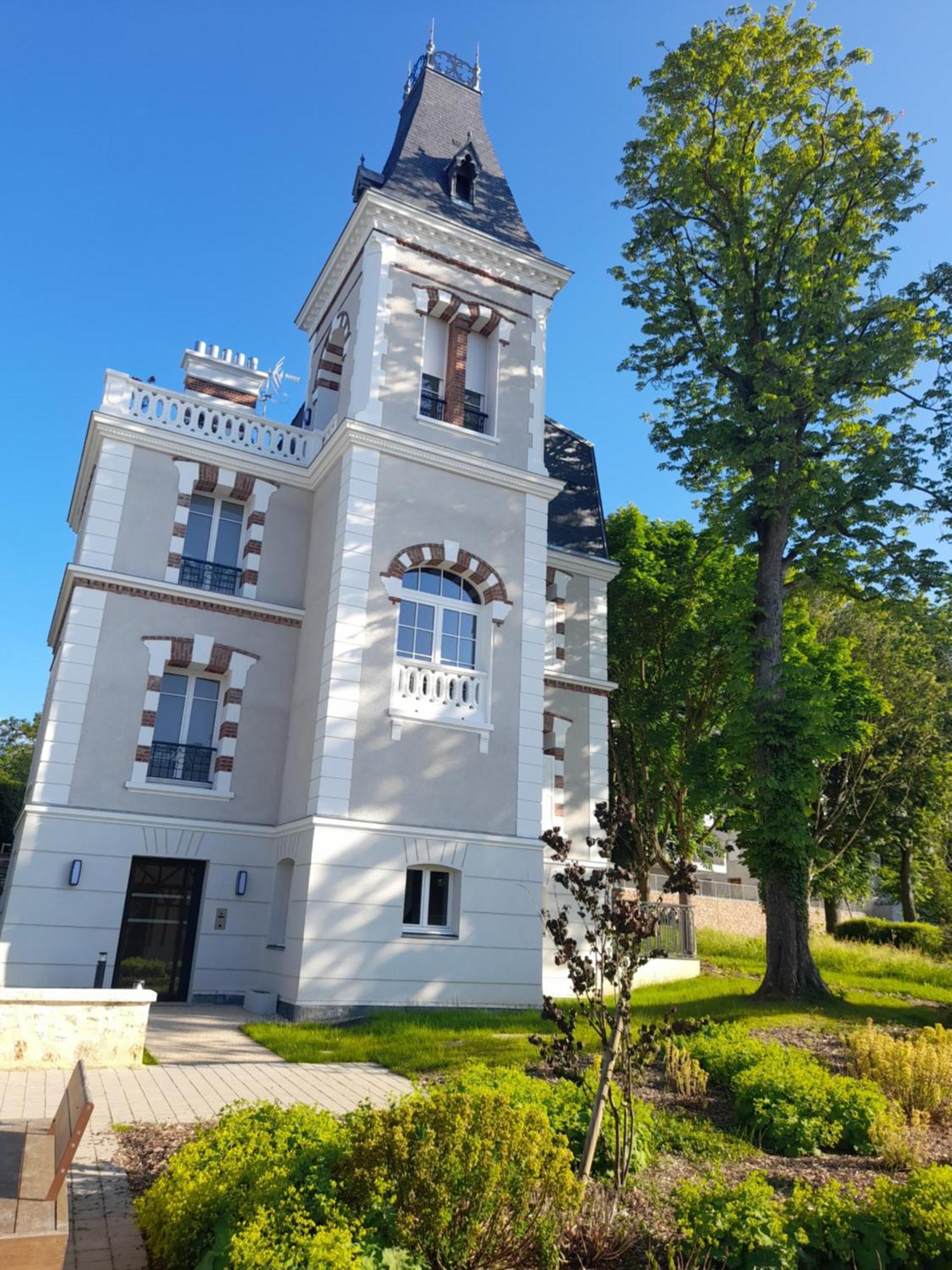 Appart Dans Petit Chateau En Centre Ville Lagny المظهر الخارجي الصورة